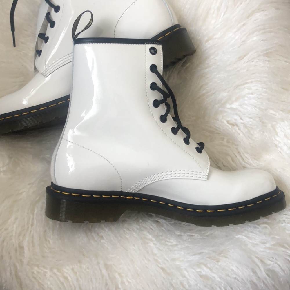 Dr. Martens 1460 Patent LEATHER LACE UP BOOTS - Picture 3 of 5